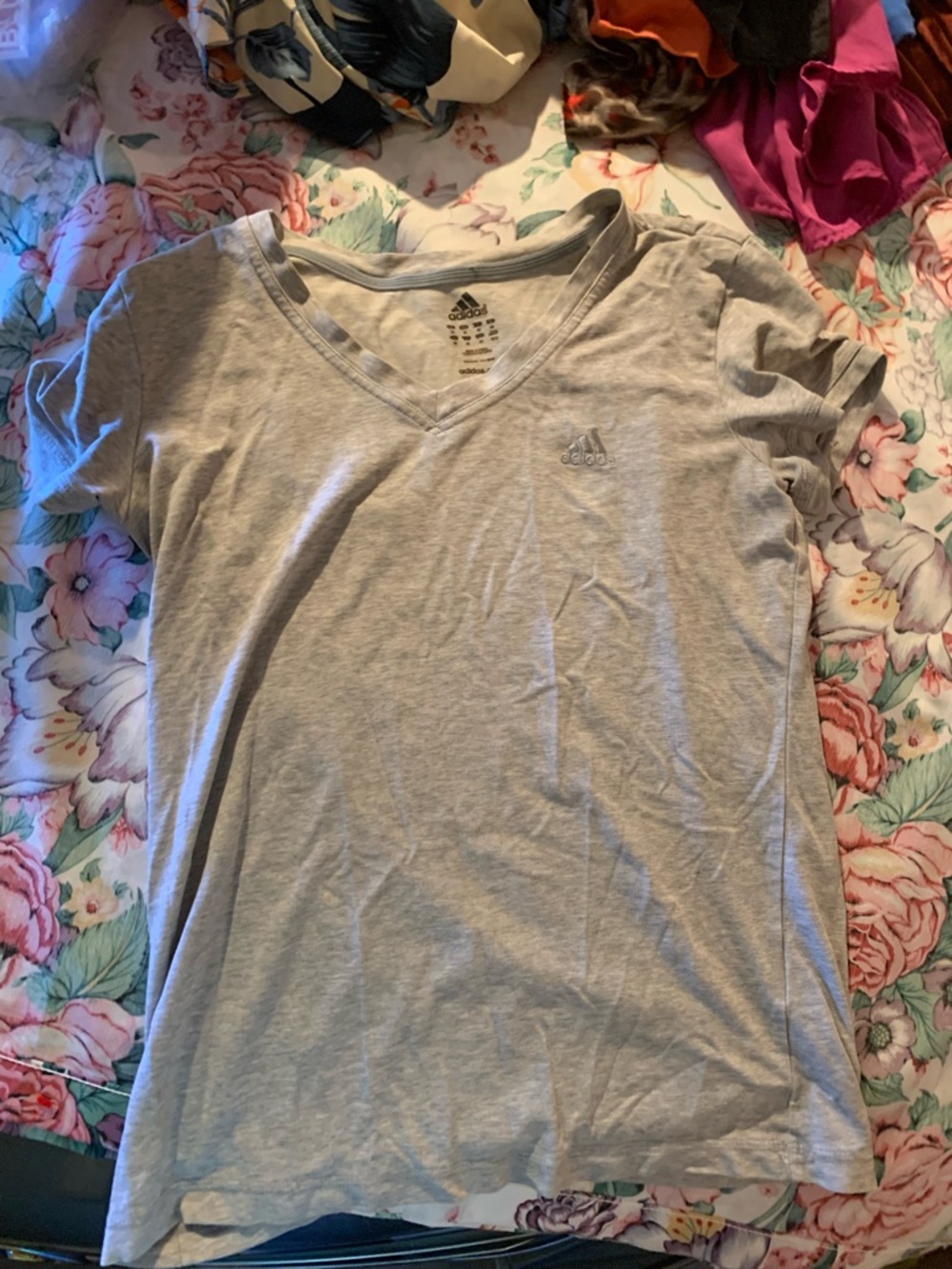 Adidas Women's Light Gray V-Neck Short Sleeve Tee Size Medium